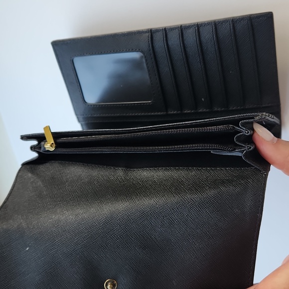 Fossil Women's Black Leather Wallet - Picture 4 of 9